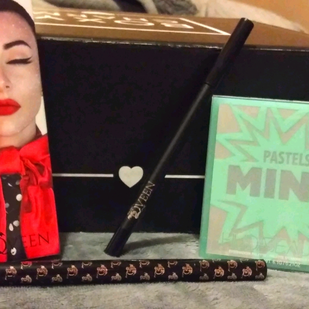 Huda Beauty eyeshadow make-up bundle